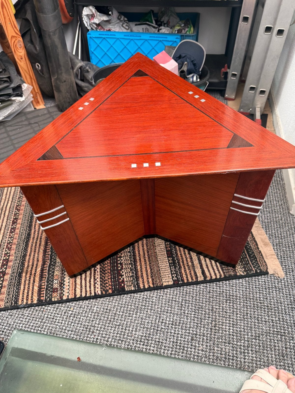 Schuitema bijzettafel, driehoekig, 50 cm hoog, Huis en Inrichting, Tafels | Bijzettafels, Gebruikt, 55 tot 75 cm, Overige vormen