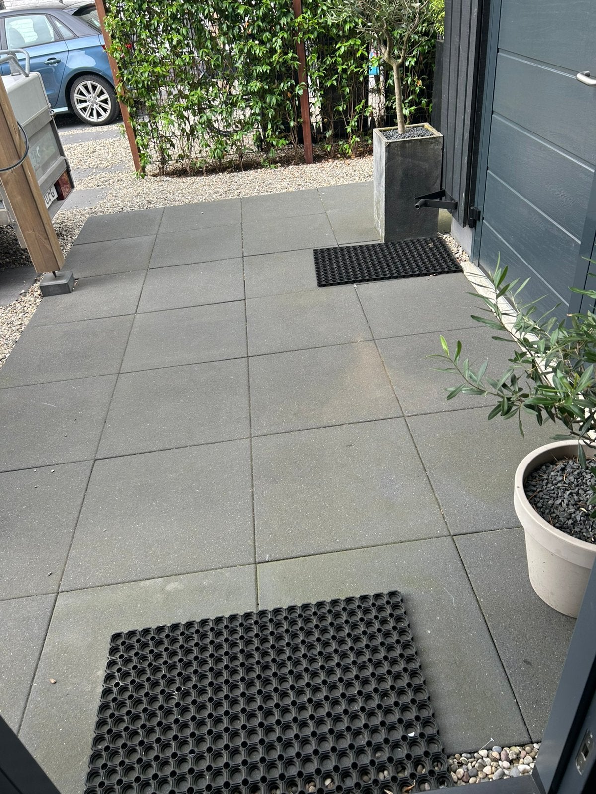 Gratis, 30 stuks beton tegels, 60x60 cm antraciet, Tuin en Terras, Tegels en Klinkers, Ophalen, Gebruikt, 5 tot 10 m², Beton