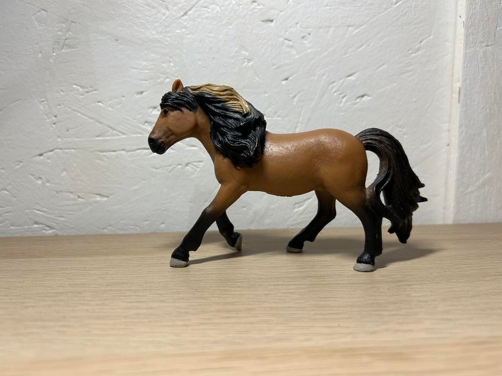 Schleich ijslander merrie 37, Ophalen of Verzenden, Zo goed als nieuw, Paard, Beeldje of Figuurtje