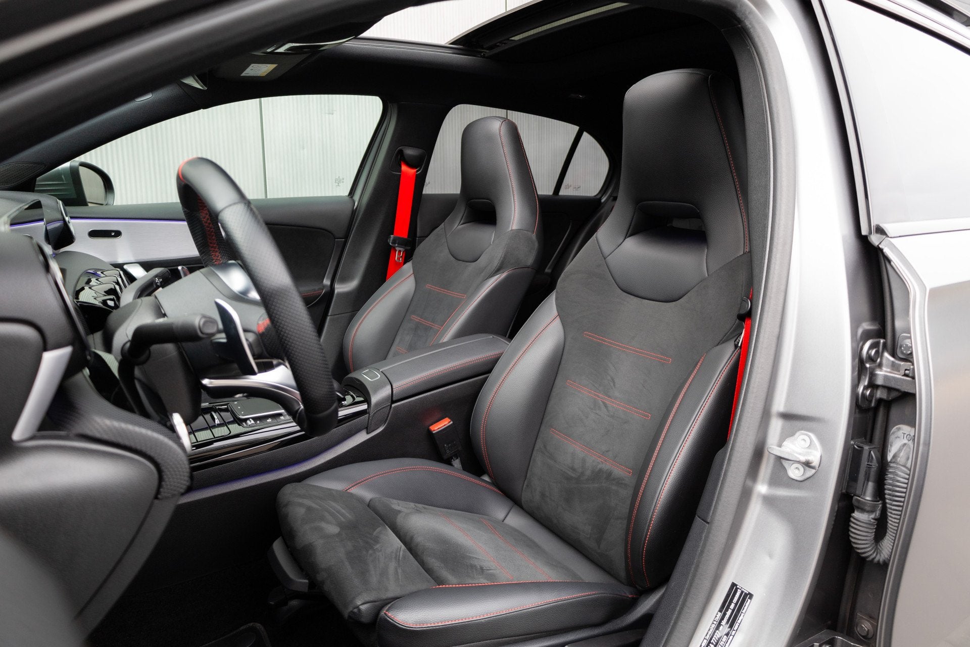 Mercedes-Benz A-Klasse AMG 35 4MATIC 306 pk Premium Plus AMG, Automaat, 4 cilinders, Automatische klimaatregeling, Bedrijf