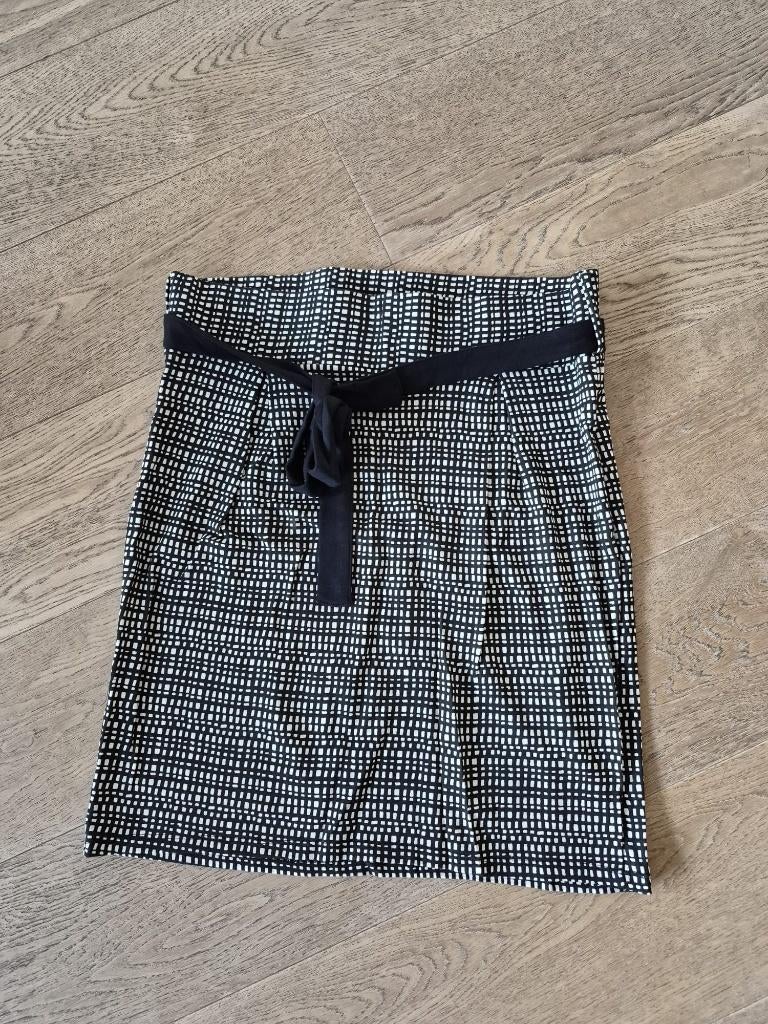 Rok Hema tot de knie - zwart / wit - maat XL, Kleding | Dames, Rokken, Zwart, Maat 46/48 (XL) of groter, Ophalen of Verzenden