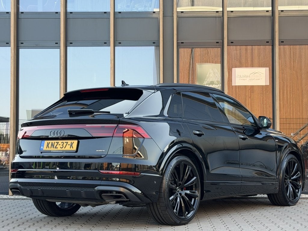 Audi Q8 60 TFSI e Quattro Competition | Head-up | B&O | Trek, Dealer onderhouden, Gebruikt, Euro 6, 2995 cc