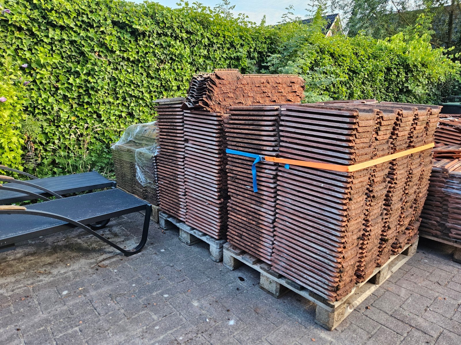 Gebruikte RBB Dakpannen beton 900 stuks en 29 nokvorsten, Ophalen, Gebruikt, Steen of Klei, 15 m² of meer