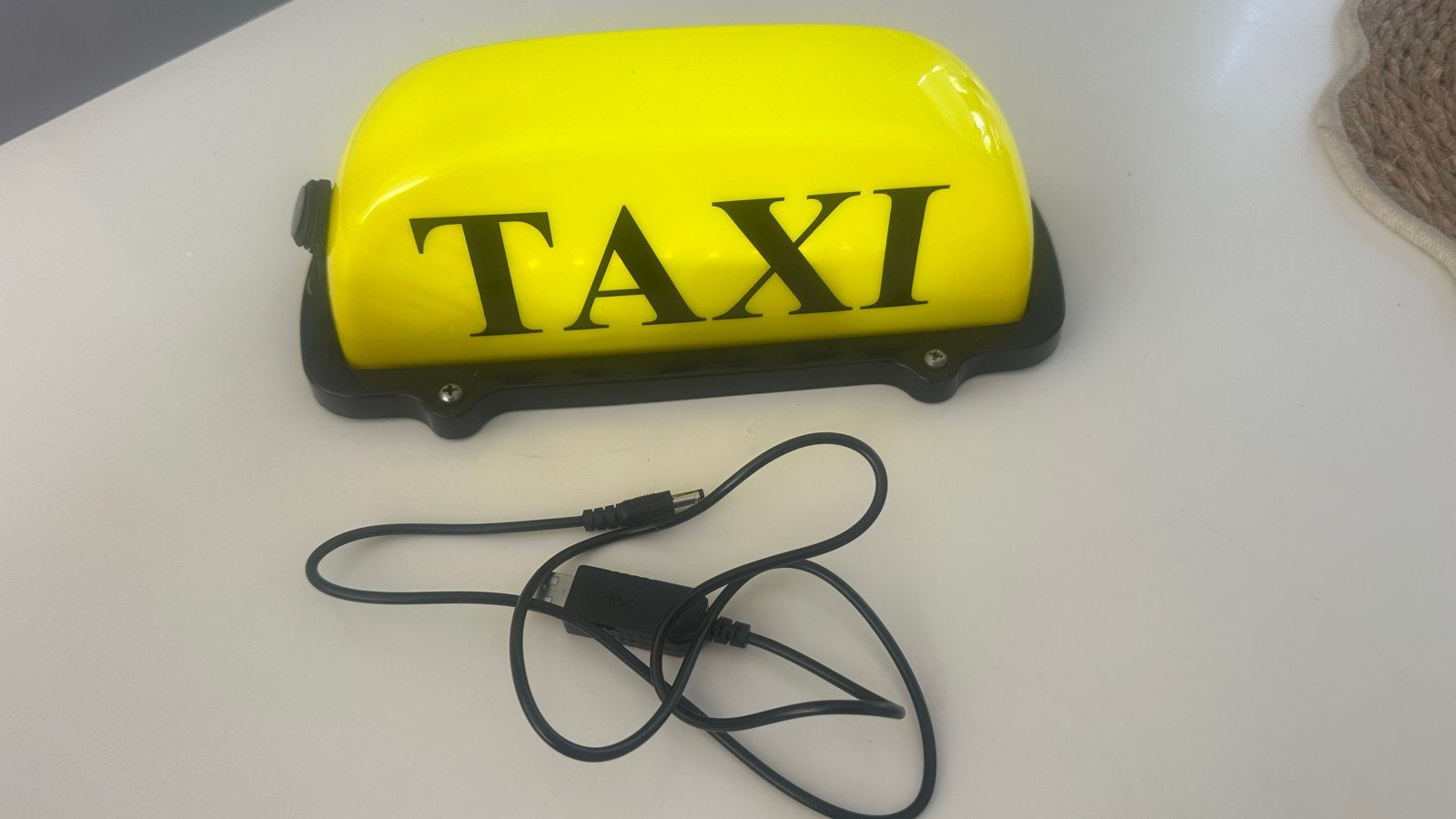 Gele Taxi Daklamp - USB Oplaadbaar, Ophalen, Zo goed als nieuw