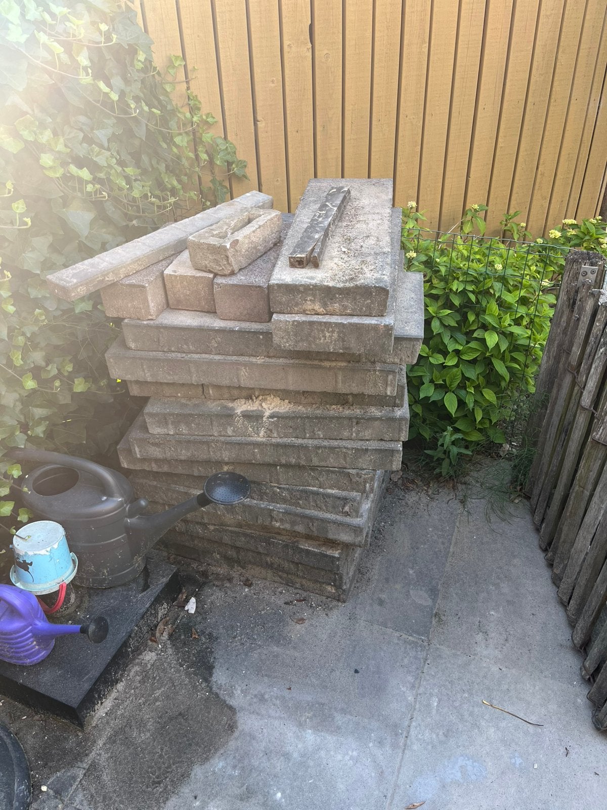 Tegels 60x60 en wat kleine stukken, gratis., Ophalen, Gebruikt, Beton, Terrastegels