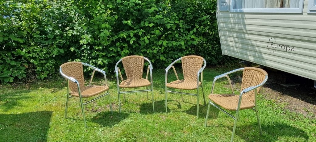 Vier stevige compacte tuinstoelen, Tuin en Terras, Ophalen, Zo goed als nieuw, Kunststof, Stapelbaar