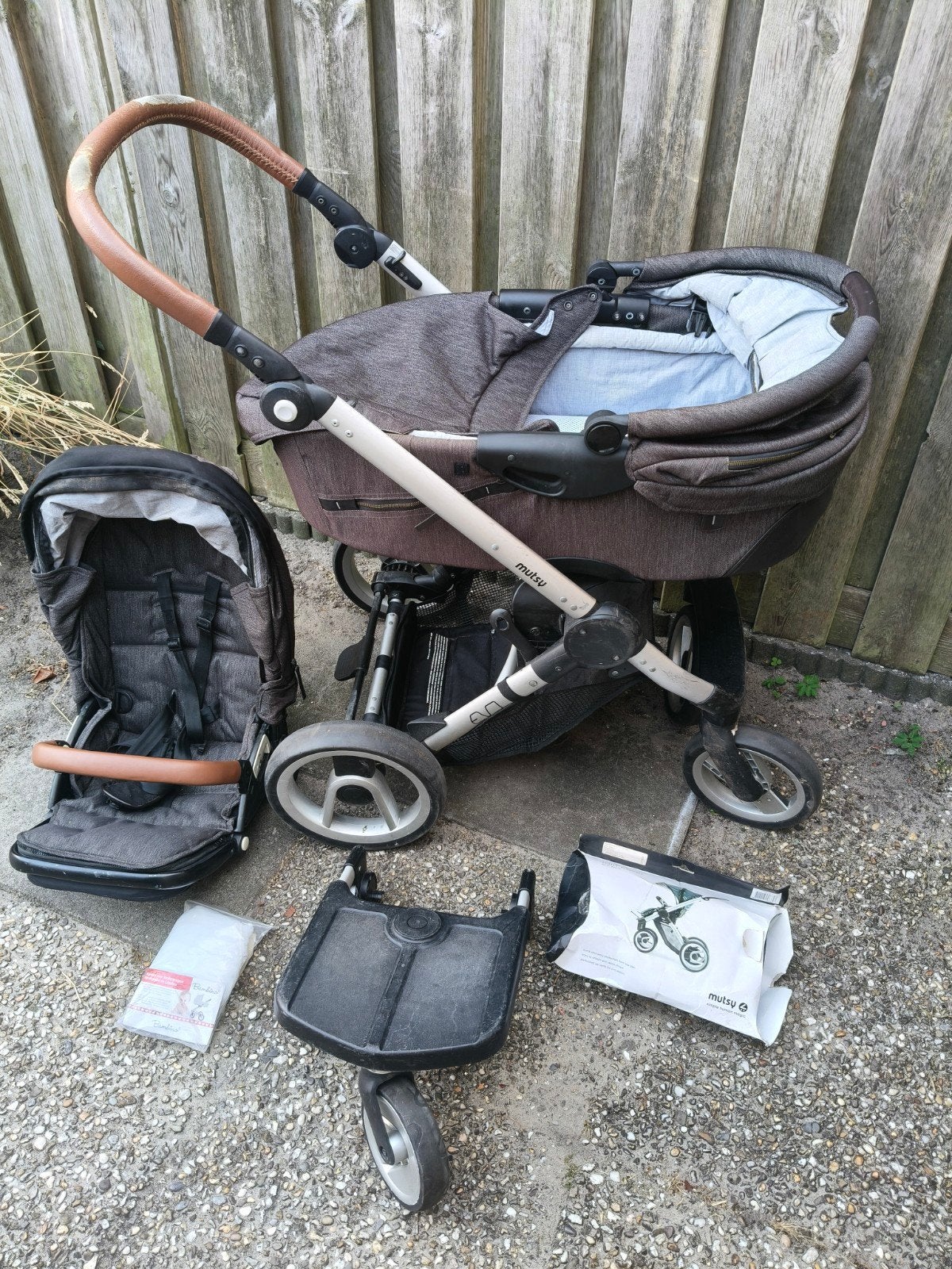 Complete Mutsy Evo kinderwagen met reiswieg en zitje, Gebruikt, Combiwagen, Verstelbare duwstang, Ophalen