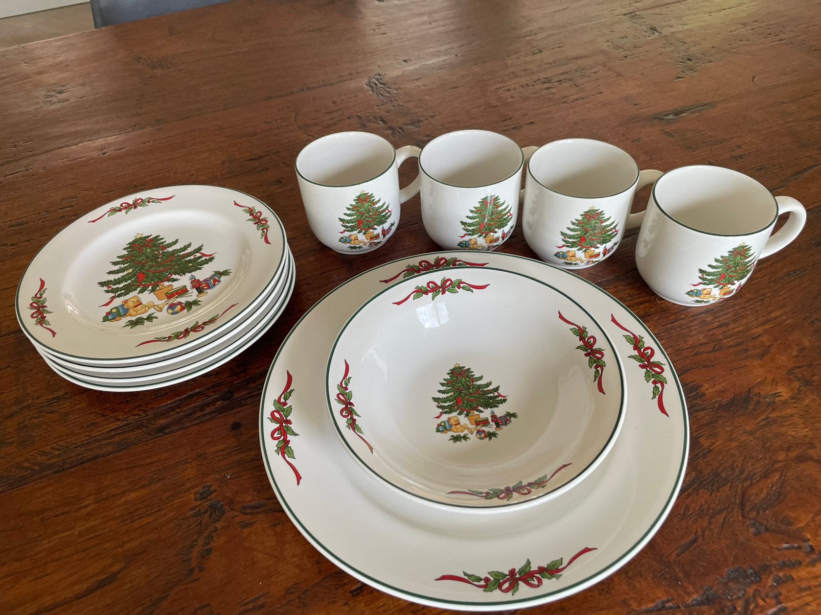 4 persoons Kerstservies, Diversen, Ophalen of Verzenden, Zo goed als nieuw