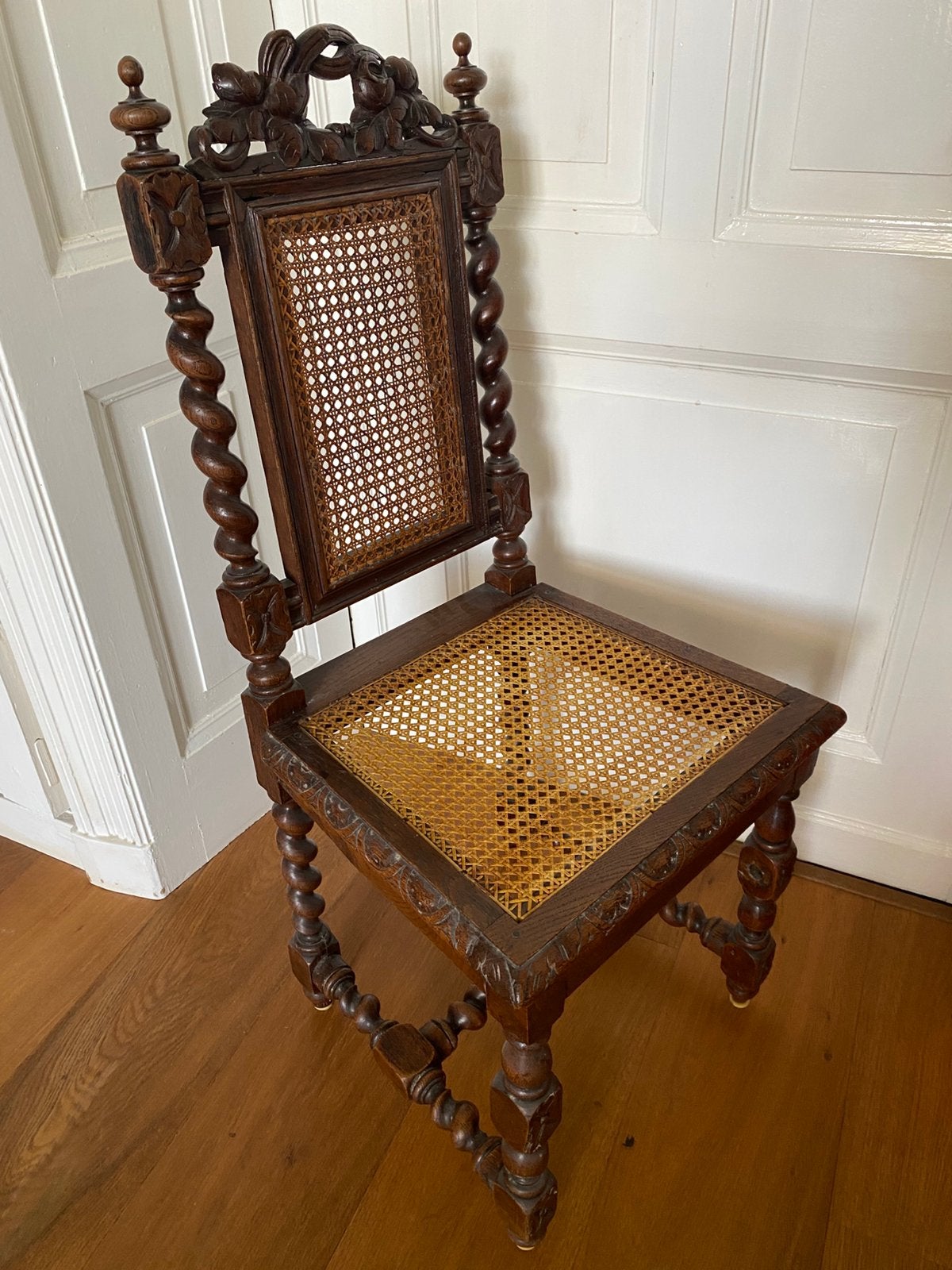 Set van 4x 19e-eeuwse Renaissance eetkamerstoelen, Ophalen