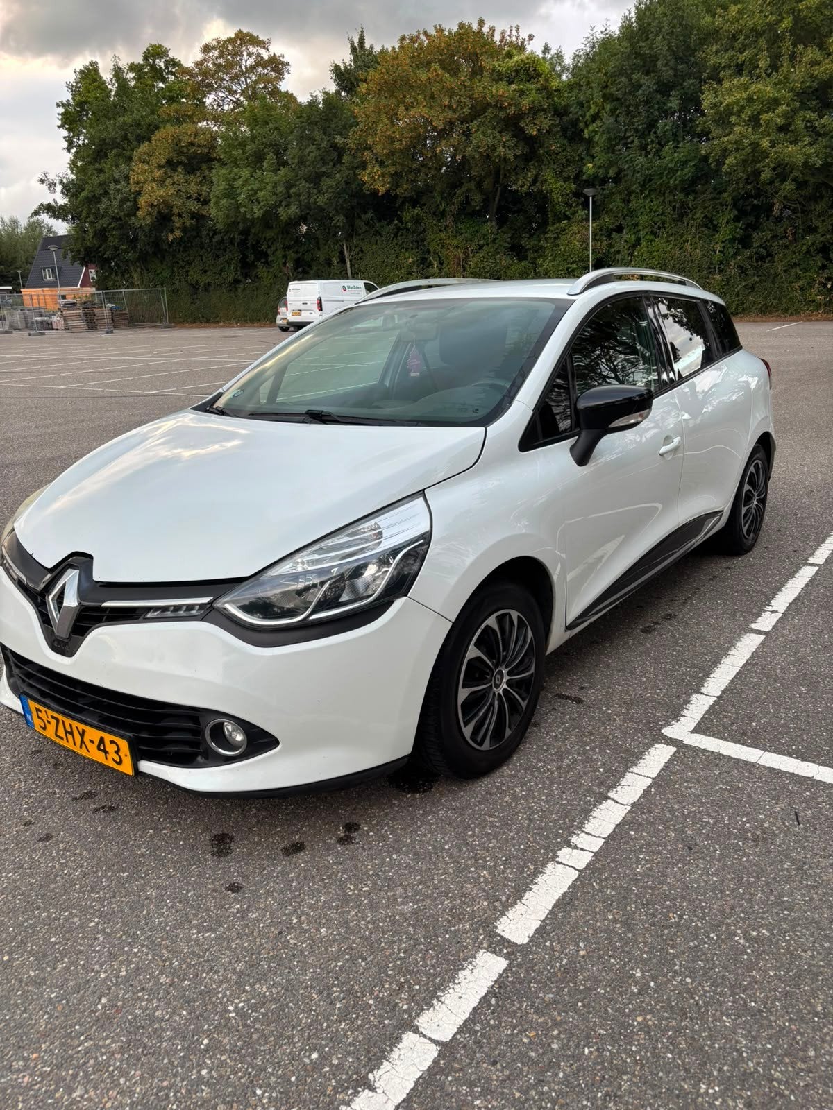 Renault Clio 0.9 TCE 90 Estate 2015 Wit, Auto's, Voorwielaandrijving, 898 cc, Zwart, Wit