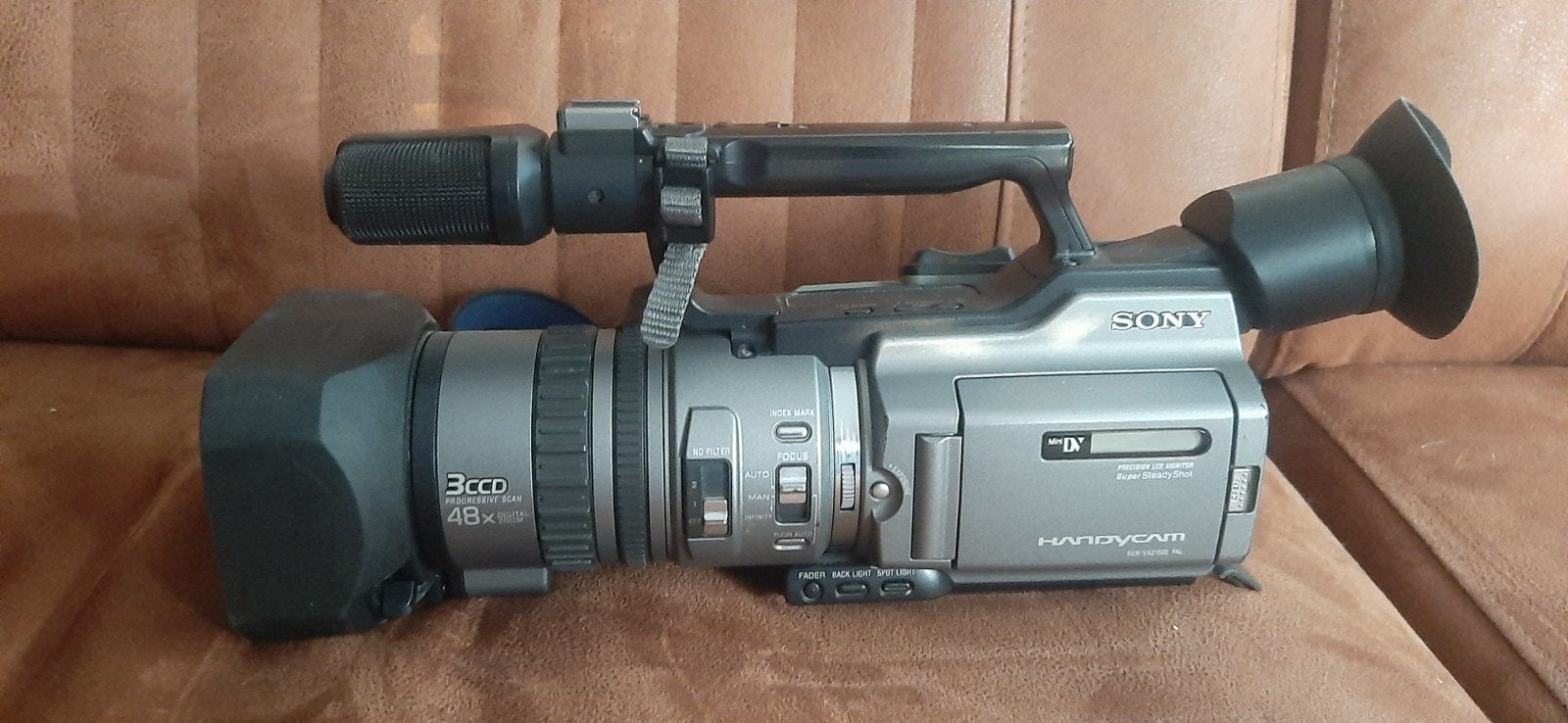 Sony DCR-VX2100E Mini DV Camcorder met accessoires, Audio, Tv en Foto, Videocamera's Digitaal, Mini dv, Gebruikt, 20x of meer