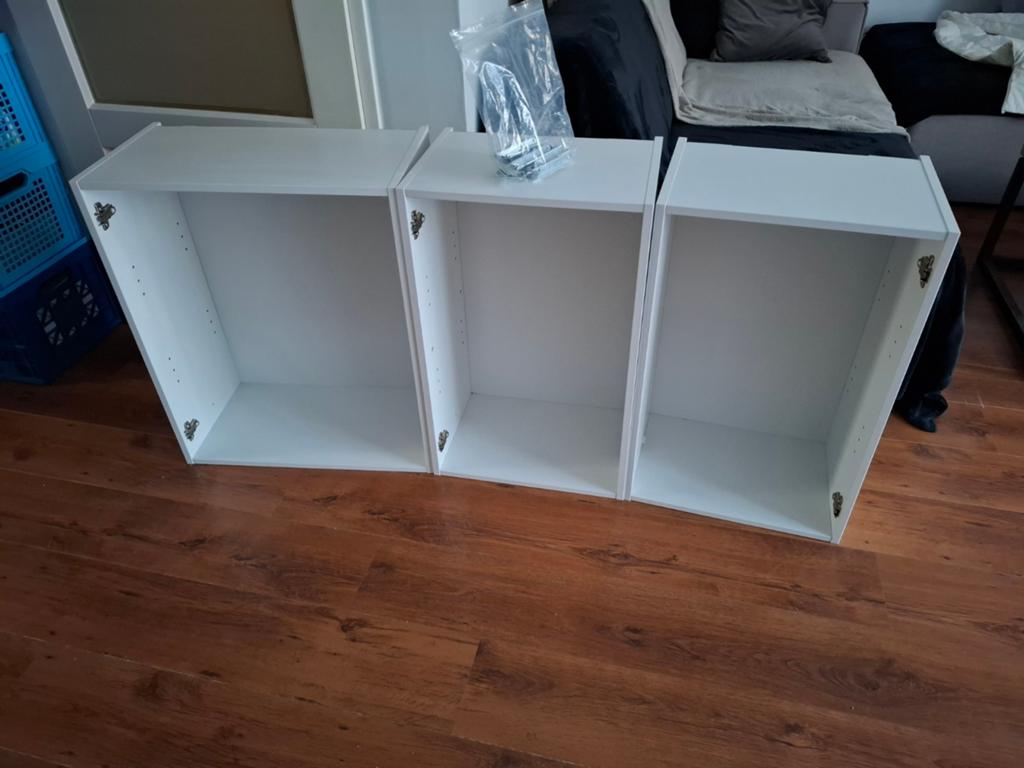 3 keuken kastjes zonder deuren, Ophalen