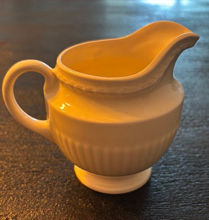 Wedgewood EDME melkkannetje, Ophalen
