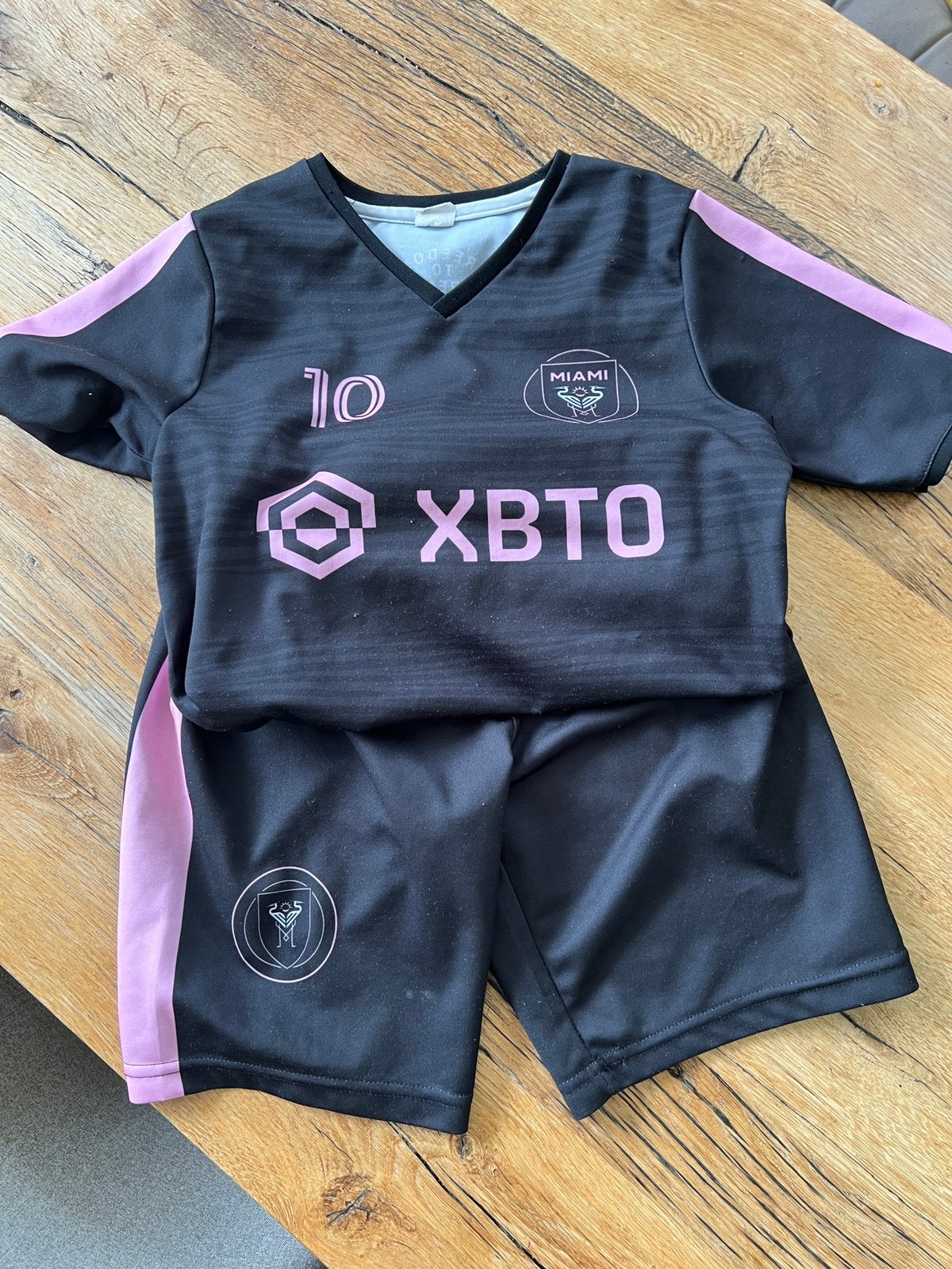 Kinder tenue, messi, Ophalen of Verzenden, Gebruikt, Jongen of Meisje, Sport- of Zwemkleding