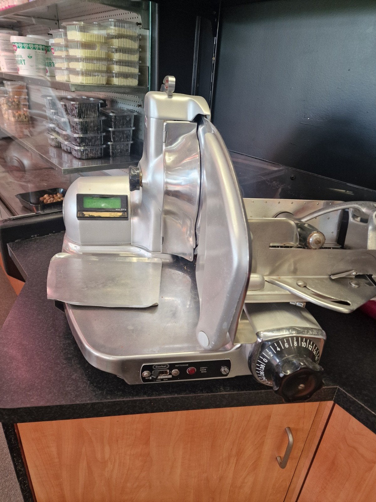 Berkel snijmachine - Professionele vleessnijder, Ophalen, Gebruikt