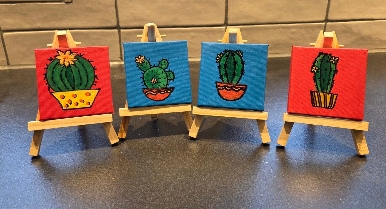 Handgeschilderde mini cactus schilderijtjes op ezel, Boeken, Ophalen of Verzenden, Zo goed als nieuw, Schilder- en Tekenkunst