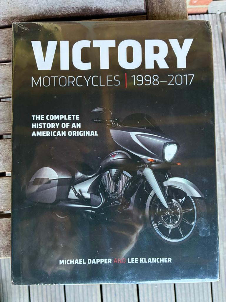 Victory Motorcycles 1998-2017 - nieuw in folie, Ophalen of Verzenden, Nieuw, Merk of Model