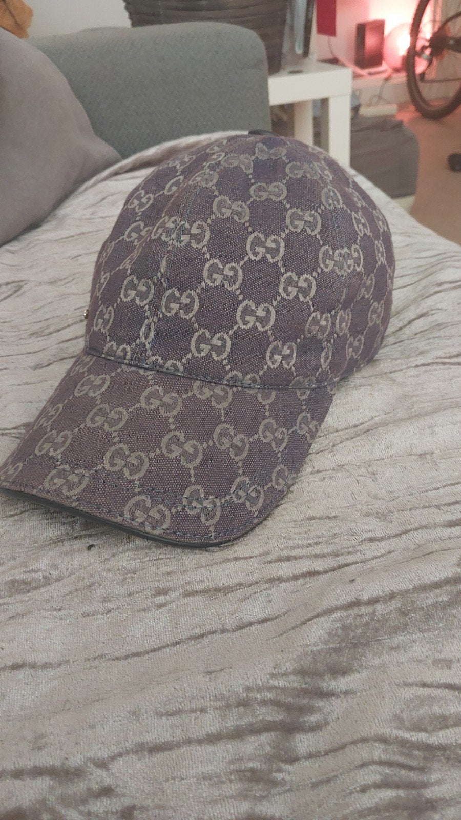 Gucci pet, Kleding | Dames, Ophalen, One size fits all, Gedragen, Pet