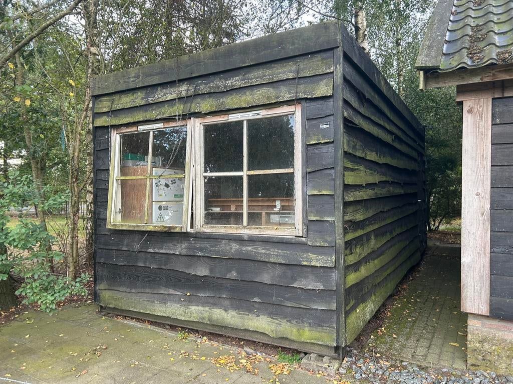 Bouwkeet/zuipkeet, Tuin en Terras, Tuinhuizen, Gebruikt, Overige typen, Hout, 500 cm of meer, 200 tot 400 cm, 2 ramen, Ophalen