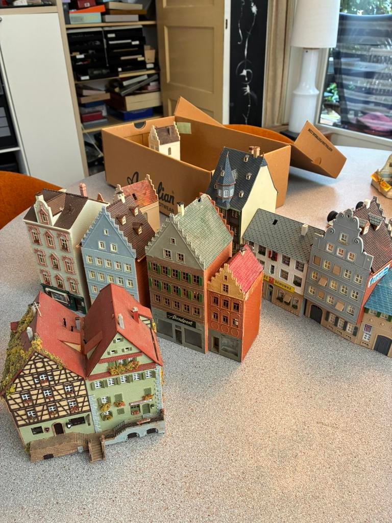 Aankleding modelbaan stadshuizen HO, Overige merken, Gelijkstroom of Wisselstroom, Brug, Tunnel of Gebouw, Ophalen of Verzenden