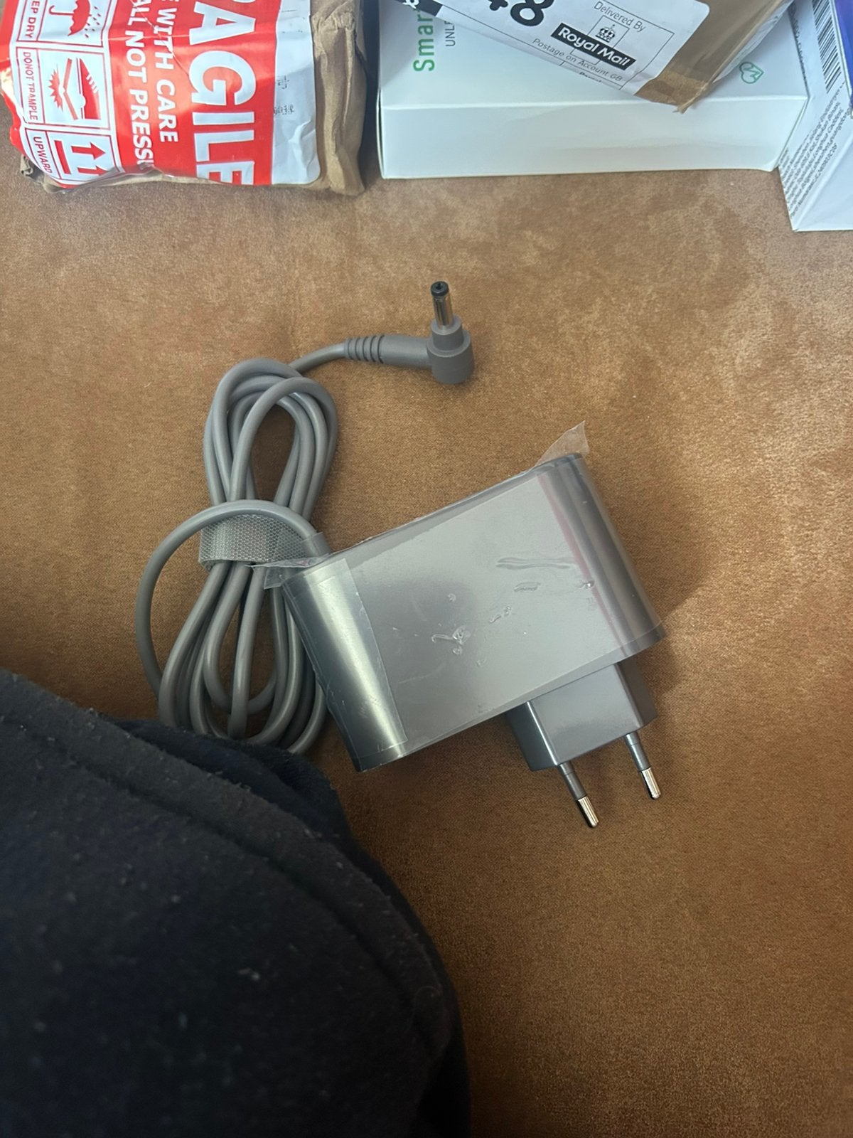 Ac adapter, Ophalen of Verzenden, Zo goed als nieuw, Zwart, DS Lite