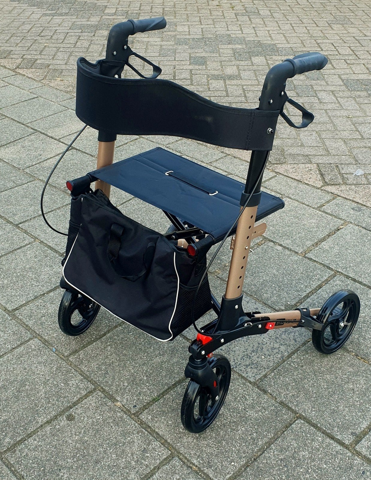 Lichtgewicht Rollator dubbel inklapbaar NIEUW, Diversen, Nieuw, Ophalen of Verzenden, Lichtgewicht rollator, Lichtgewicht rollator