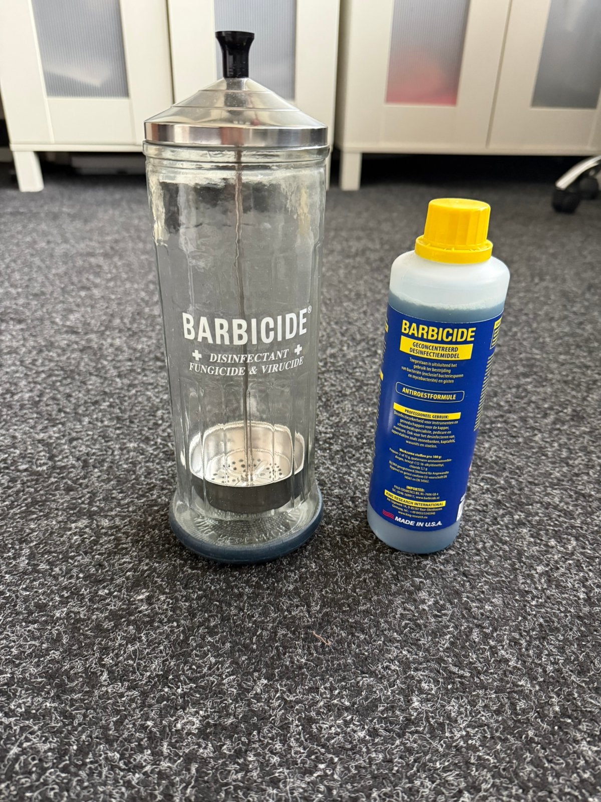 Nieuwe Barbicide desinfectiepot + concentraat, Ophalen, Nieuw
