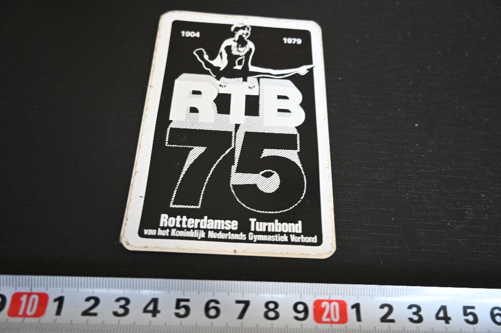 sticker Rotterdam RTB 75 Rotterdamse Turnbond 1904-1979, Ophalen, Zo goed als nieuw