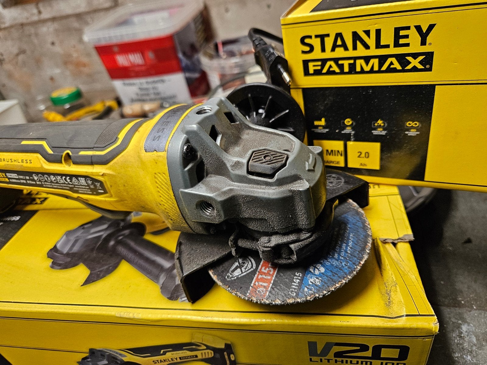 Stanley Fatmax V20 18V Brushless haakse slijper zgan, Ophalen, Zo goed als nieuw, Haakse handslijpmachine