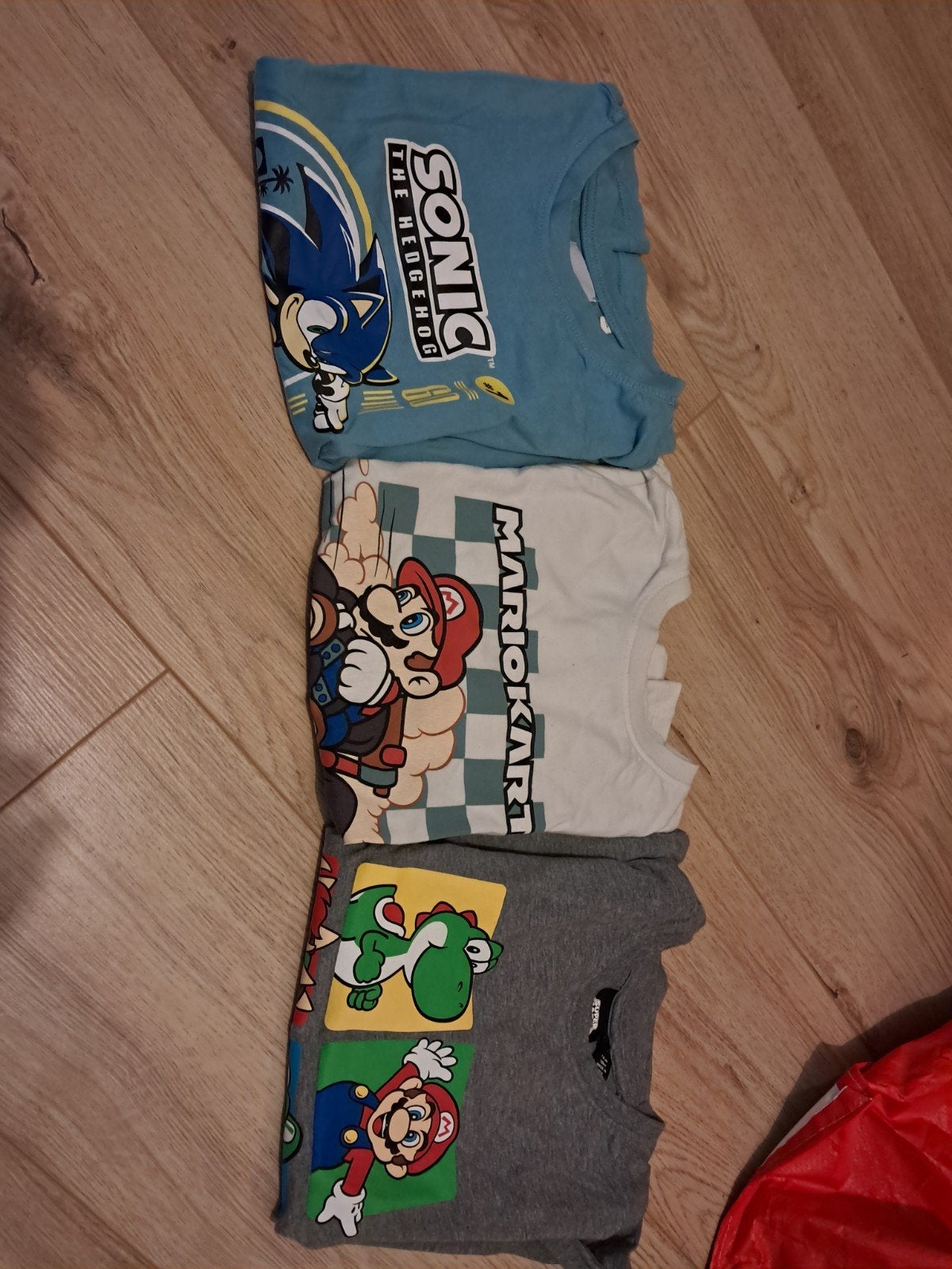 3 T-shirts maat 128: Super Mario & Sonic, Gebruikt, Ophalen of Verzenden, Shirt of Longsleeve, Jongen