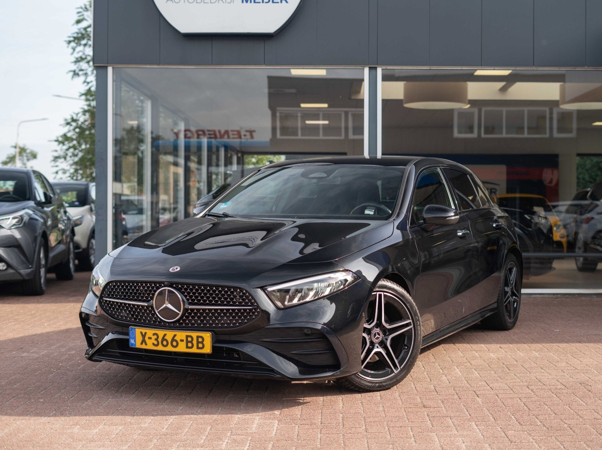 Mercedes-Benz A-klasse 180 AMG Line Automaat | Navigatie | C