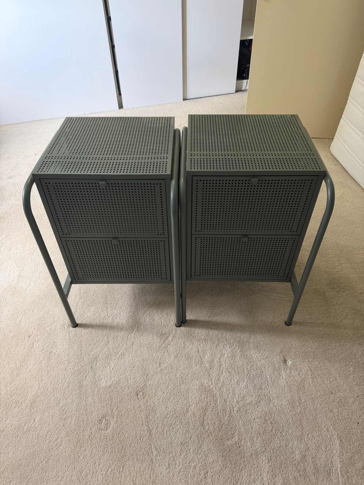 Ikea Nikkeby nachtkastje groen 2 stuks, Tuin en Terras, Ophalen, Zo goed als nieuw