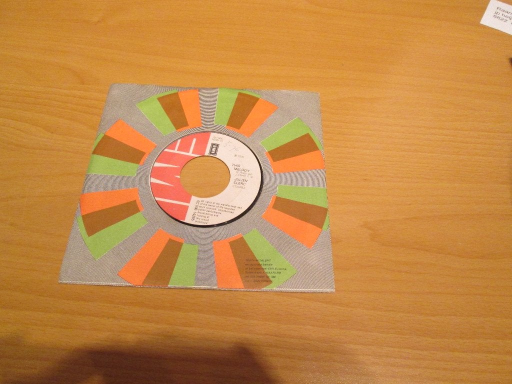 Julien Clerc - This Melody / Prends Ton Coeur Par La Main, Ophalen of Verzenden, Gebruikt, Pop