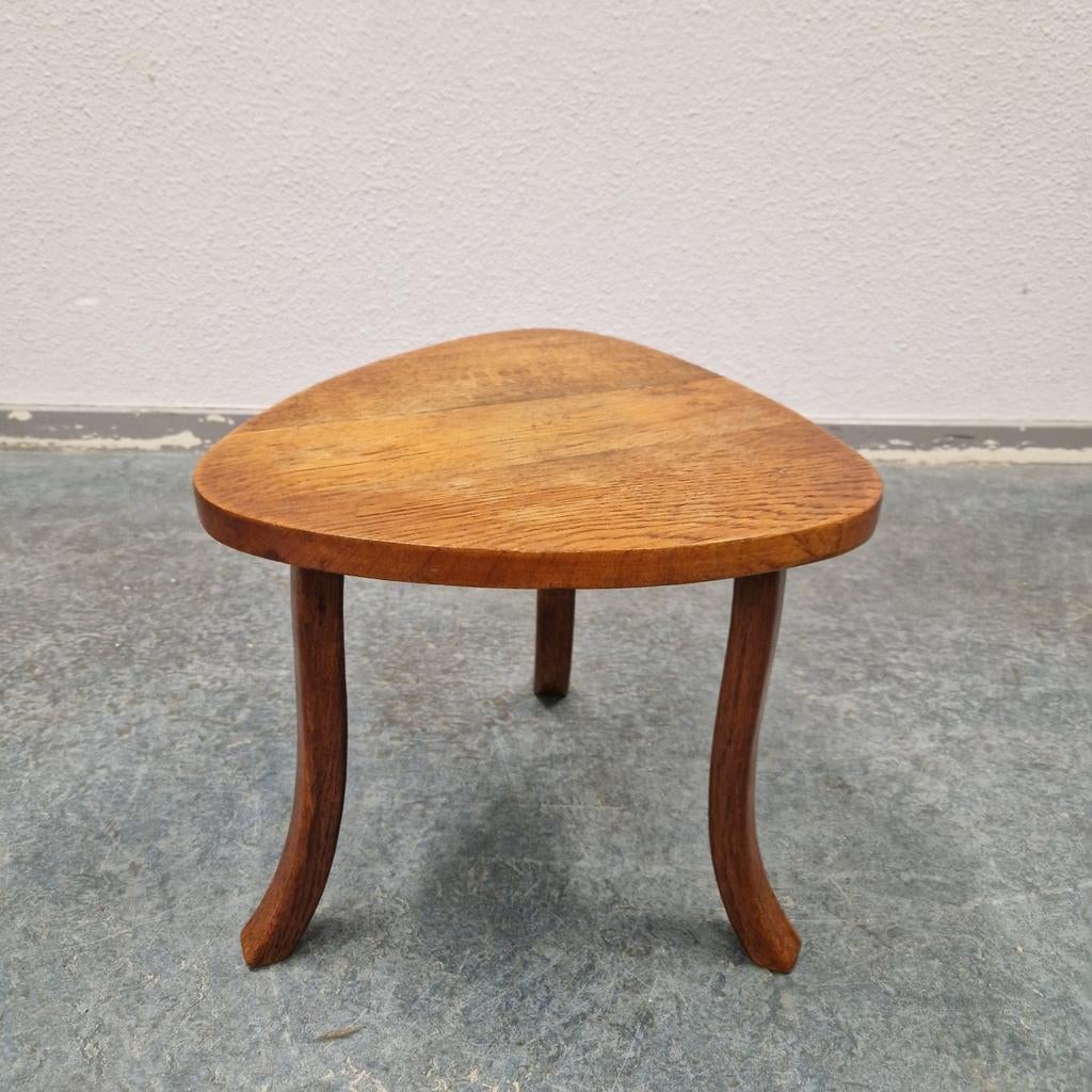 Vintage plantentafel driehoek tafeltje eikenhout jaren 50, Ophalen of Verzenden, Huis en Inrichting