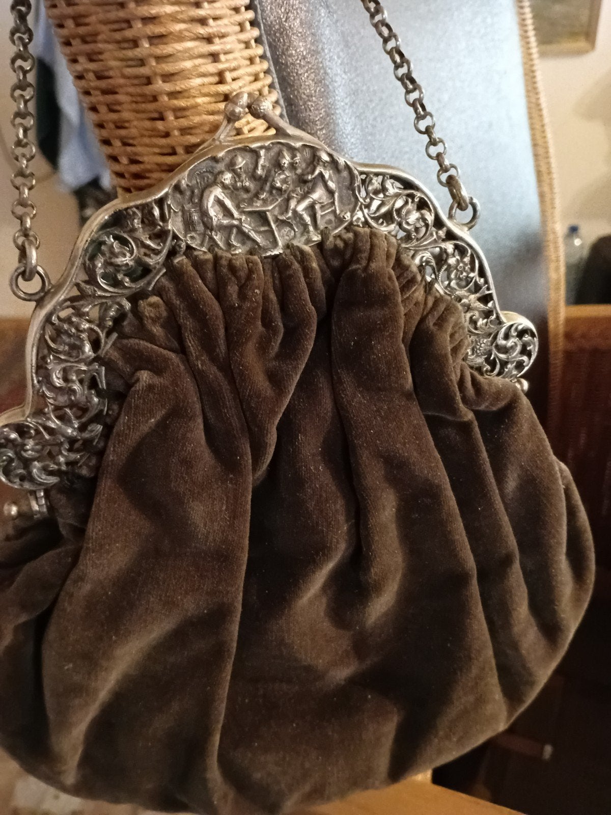 Antieke fluwelen handtas met zilveren beugel, Ophalen