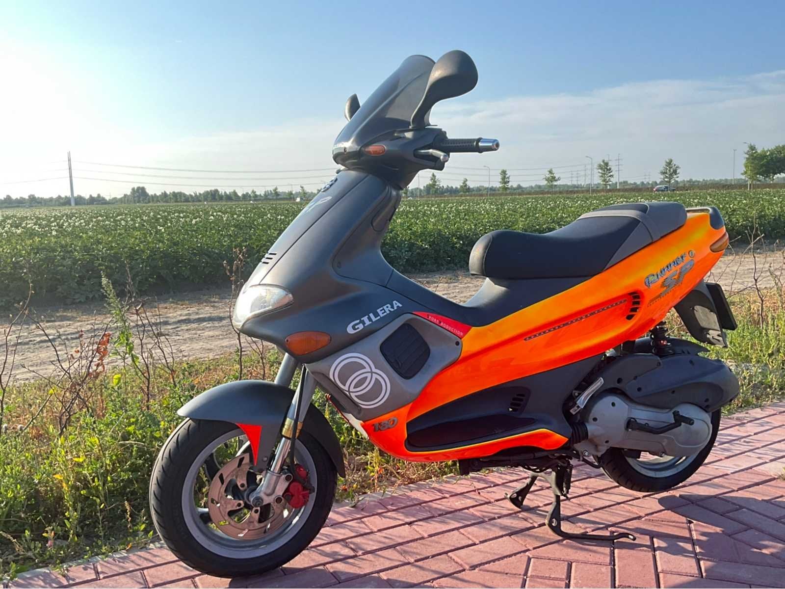 Gilera Runner 180cc dd fluo Rosso m08 op A2 motorscooter, Bedrijf, Overig, Gilera