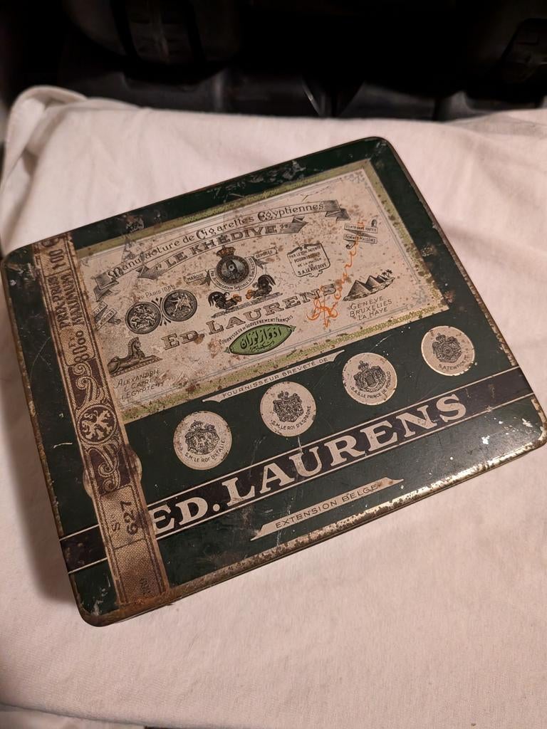 Zeldzame Belgische WO2 sigarettenblik Ed. Laurens, vol, Verzamelen, Ophalen of Verzenden