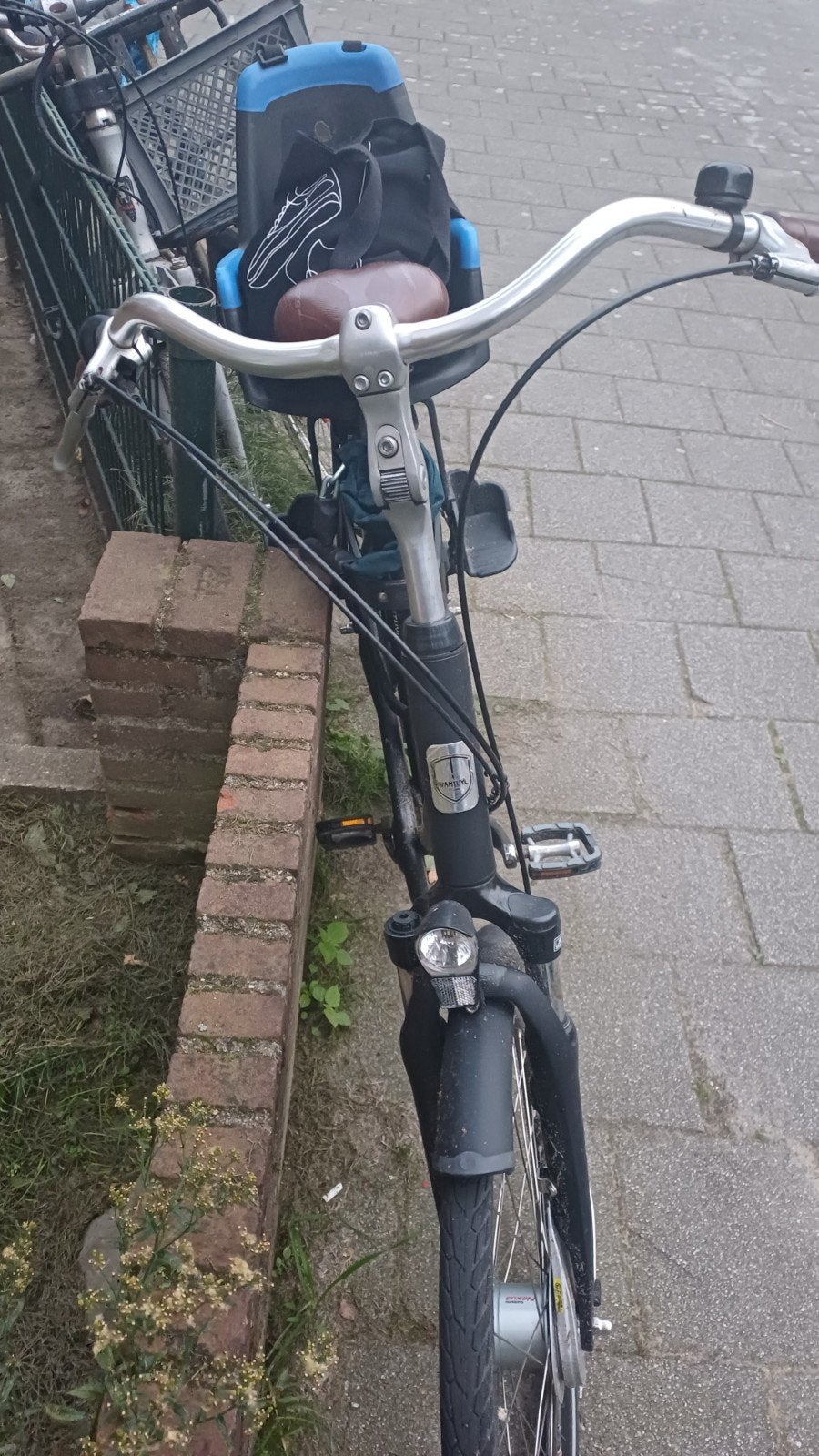 Foto 4 van Vantum Lunar Extra 28 inch stadsfiets met kinderzitje
