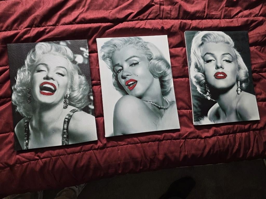 Marilyn Monroe schilderijen, Ophalen