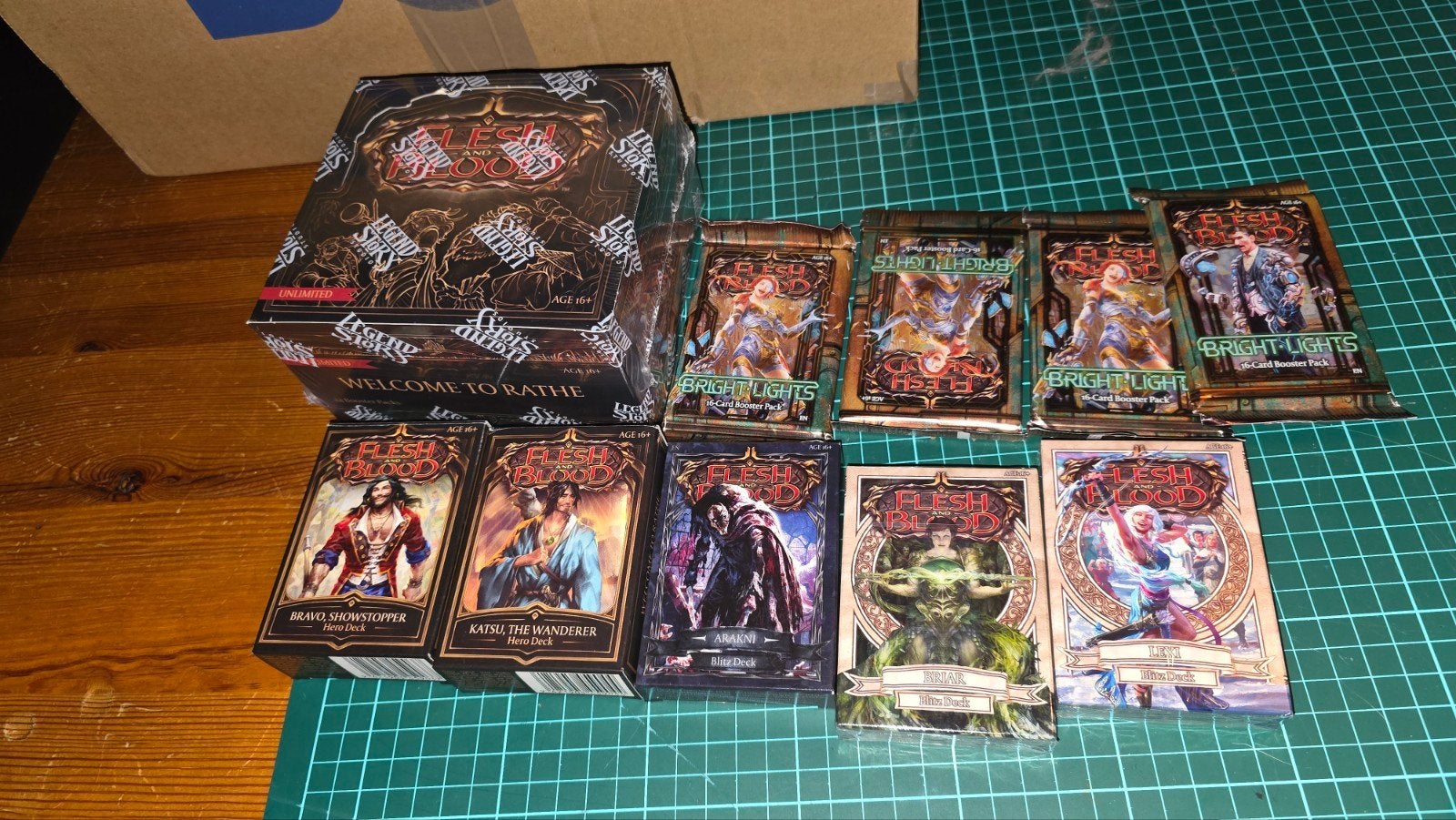 Flesh and Blood TCG: Boosterbox en Starterdecks, Ophalen of Verzenden, Nieuw, Booster