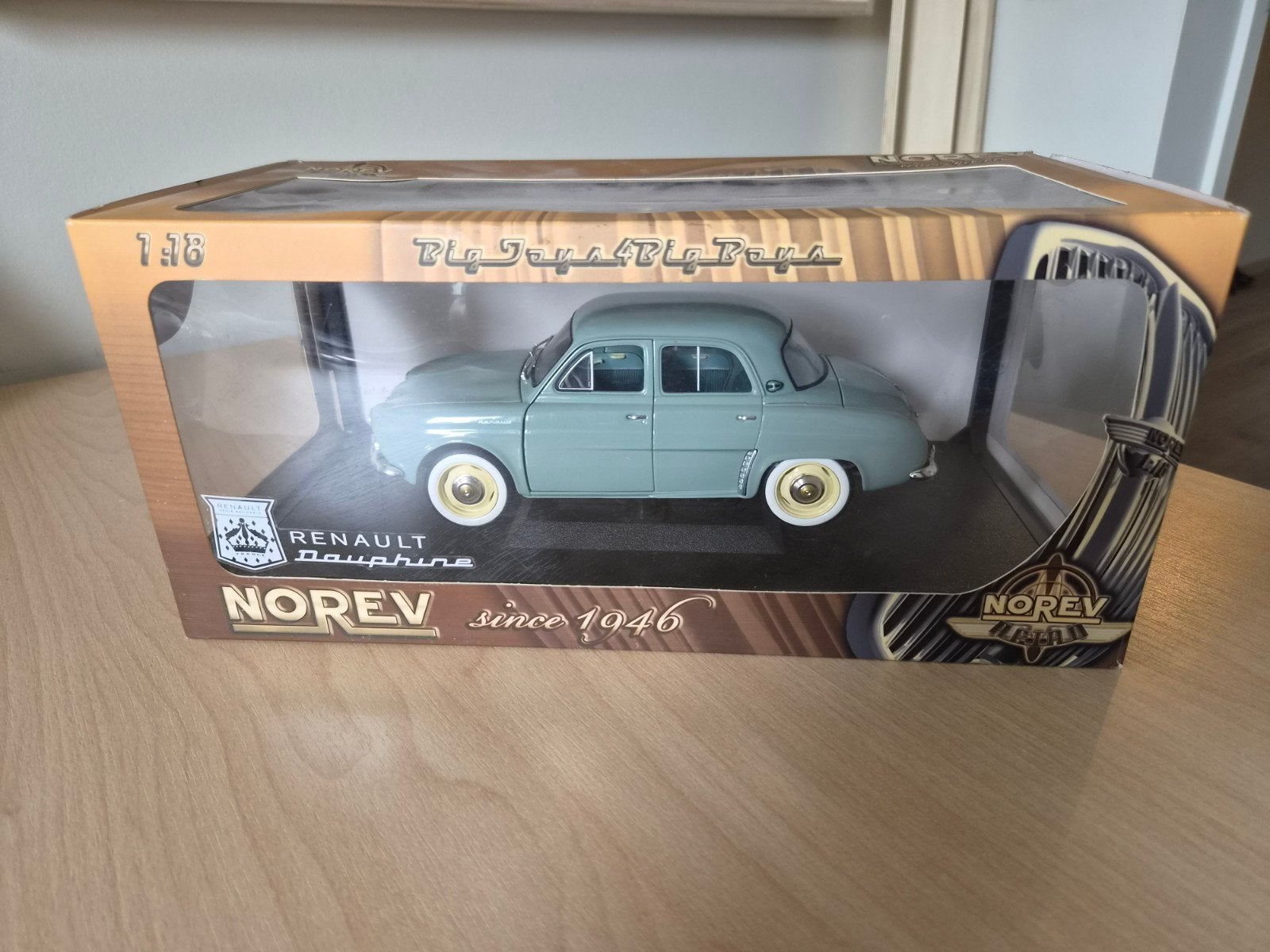 Norev Renault Dauphine 1:18 modelauto - Nieuwstaat in doos, Ophalen of Verzenden, Nieuw, Auto, Norev