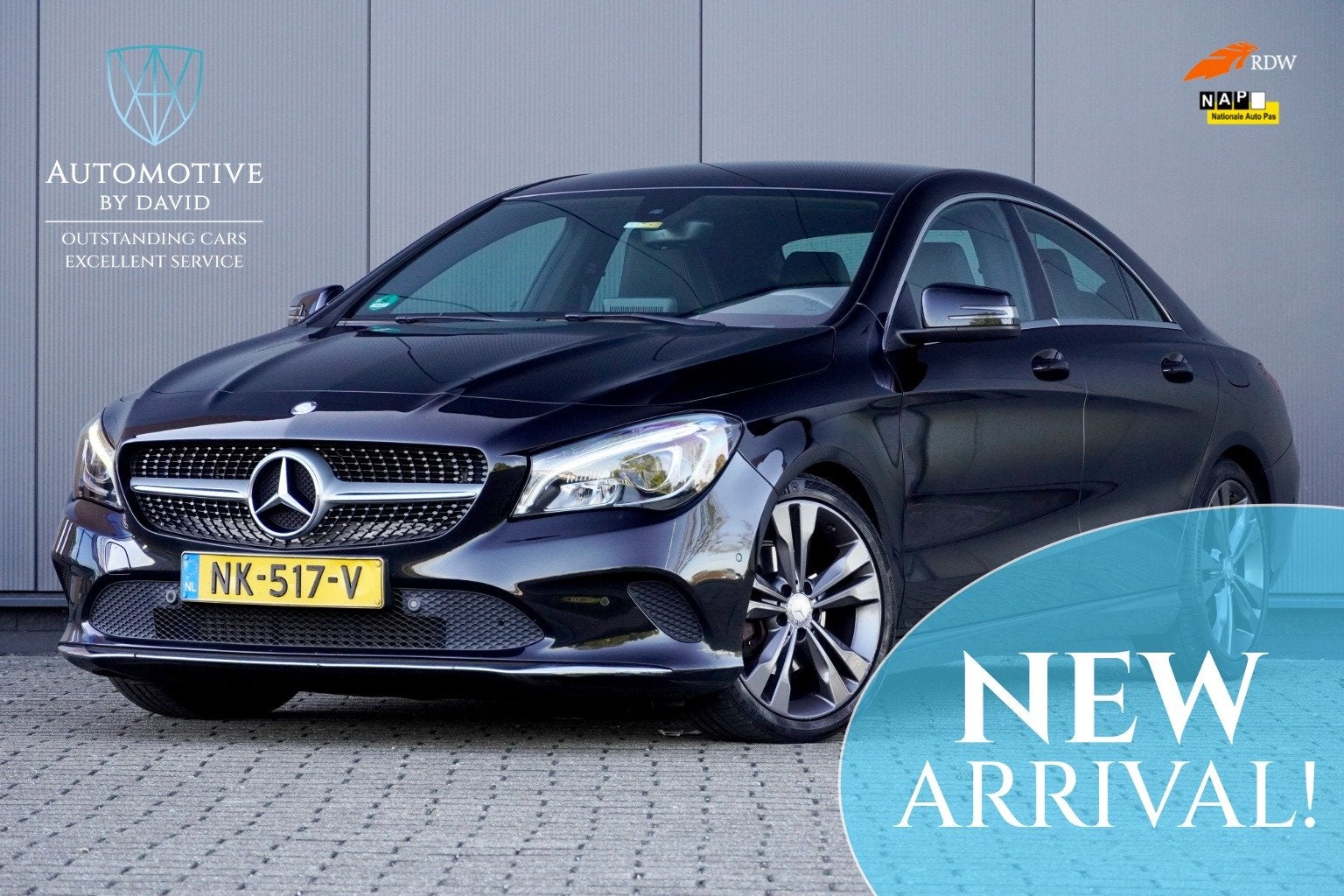 Mercedes-Benz CLA-Klasse 180 122 pk LEASE EDITION PLUS AUTOM, Auto's, Gebruikt, 4 cilinders, 715 kg, Leder en Stof