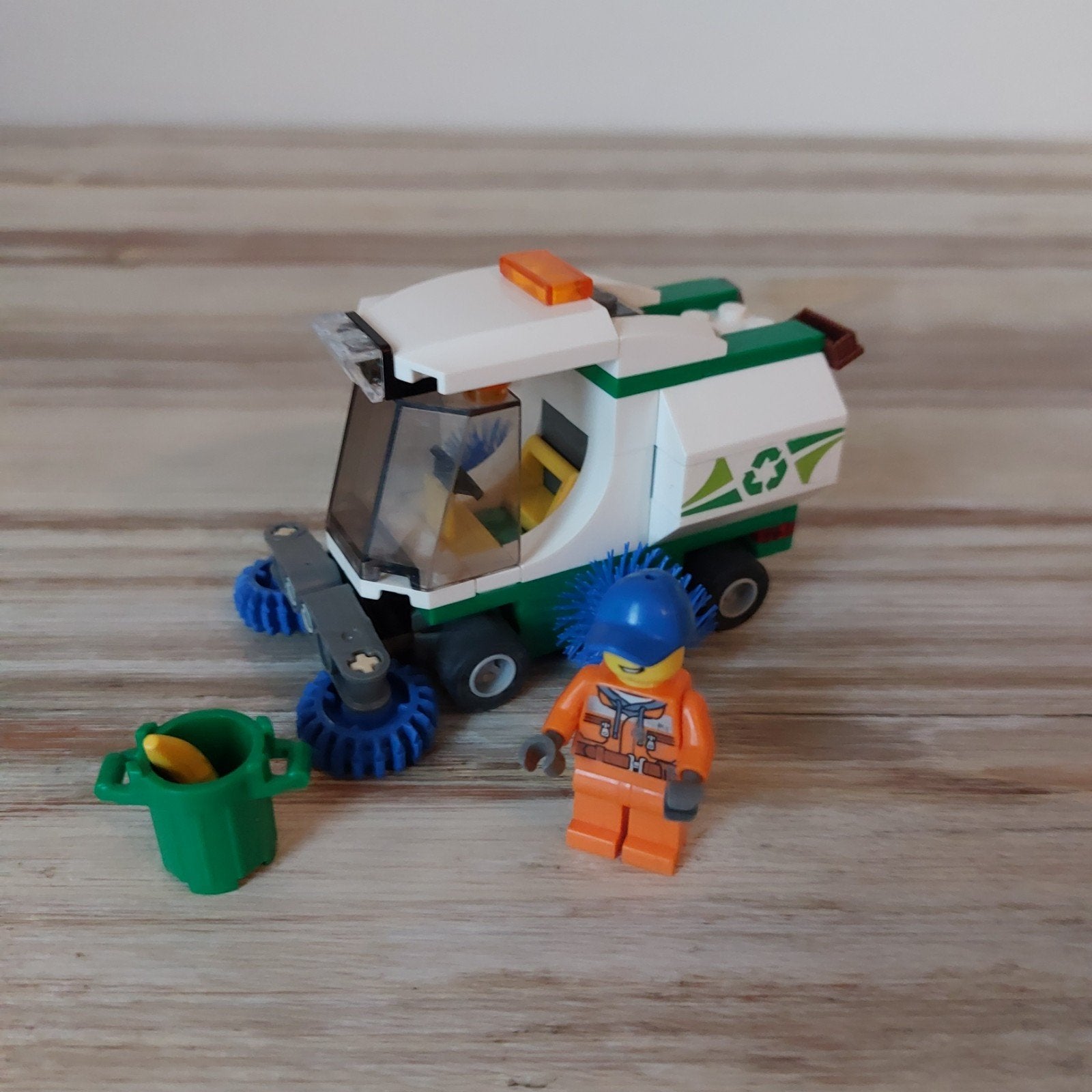 LEGO City 60249 Veegmachine met minifiguur en instructies, Ophalen of Verzenden, Gebruikt, Overige merken