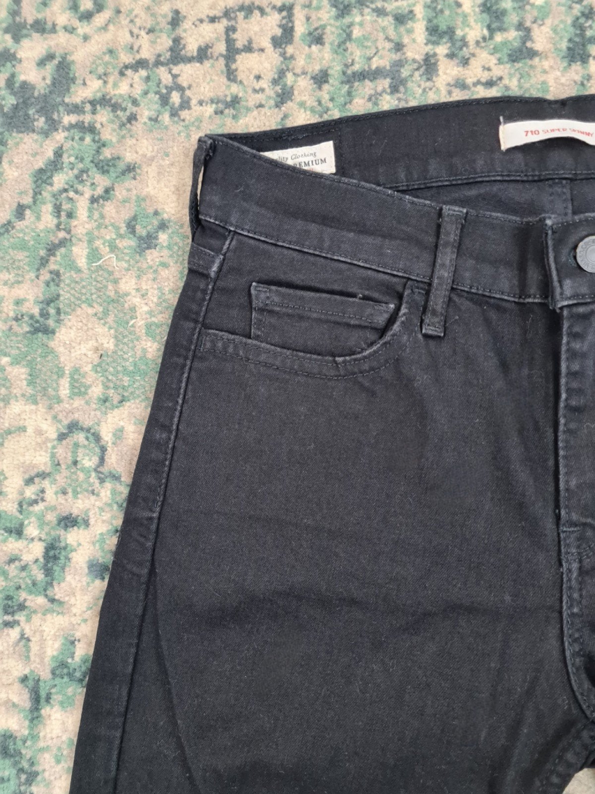 Levi’s 710 super skinny W28 L30 Dames Tulsi2830 Mid-rise, Zwart, Ophalen of Verzenden, Zo goed als nieuw, W28 - W29 (confectie 36)