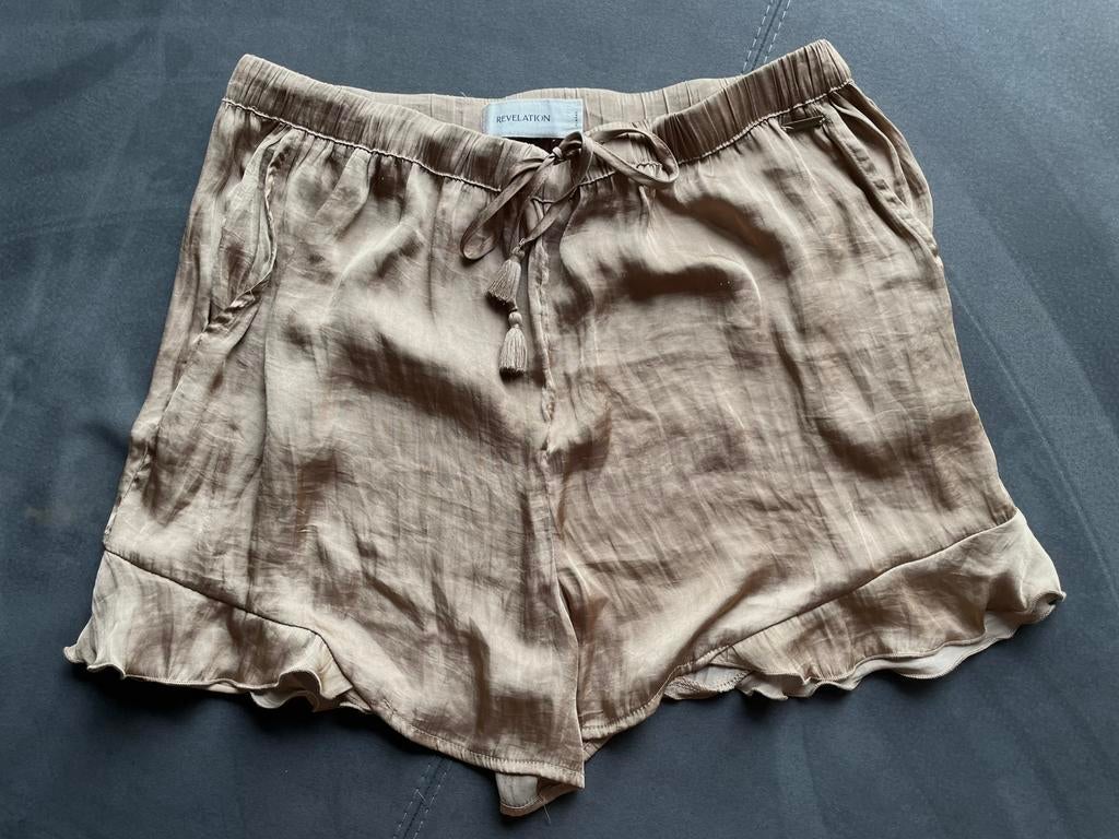 Mooie bruin/goud satijnlook korte broek Revelation maat xl., Ophalen of Verzenden, Zo goed als nieuw, Maat 46/48 (XL) of groter