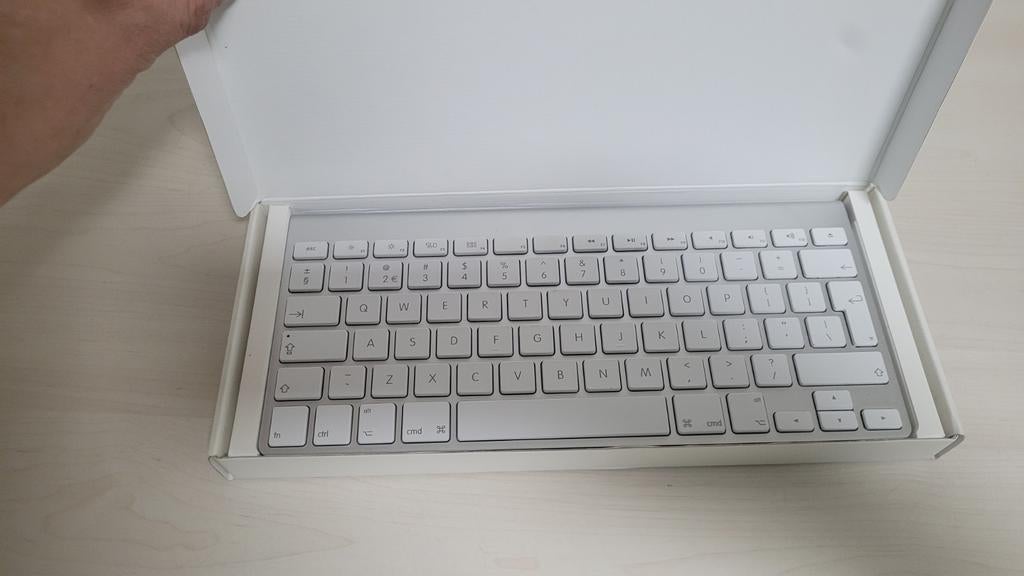 Apple Wireless Keyboard A1314, Computers en Software, Toetsenborden, Ophalen of Verzenden, Zo goed als nieuw