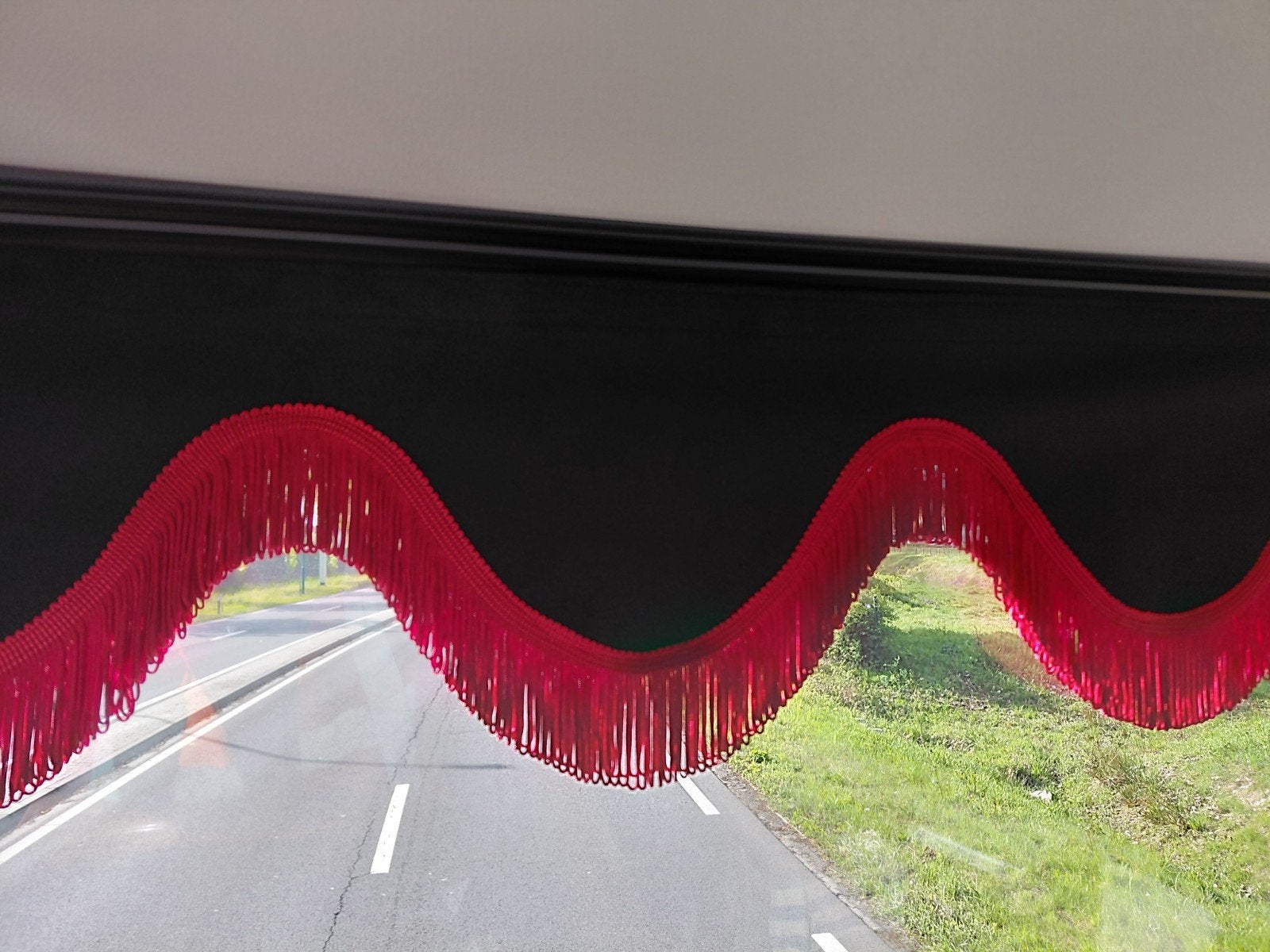 Mooie Zwarte raamband met Rode franje, Ophalen of Verzenden, Nieuw, Scania, Interieur en Bekleding