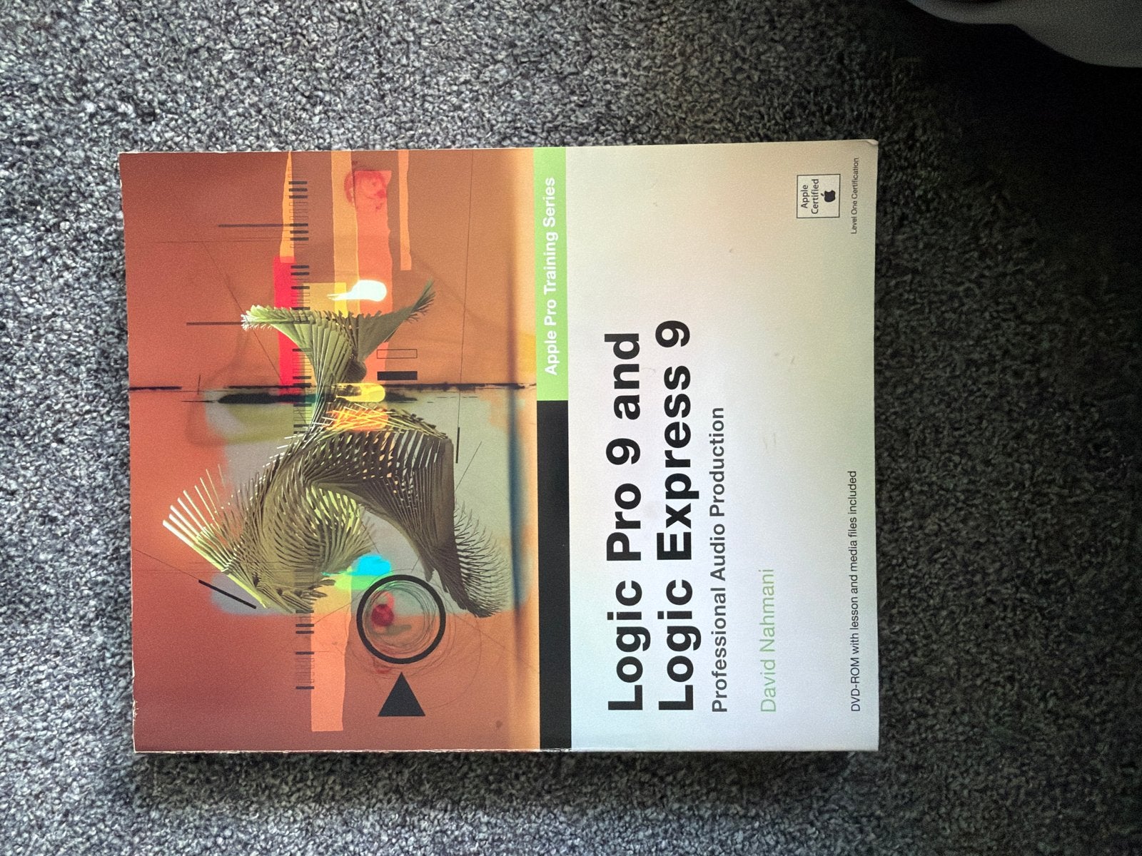 Logic Pro 9 & Logic Express 9 - Professional Audio Productie, Ophalen of Verzenden, Zo goed als nieuw, Software
