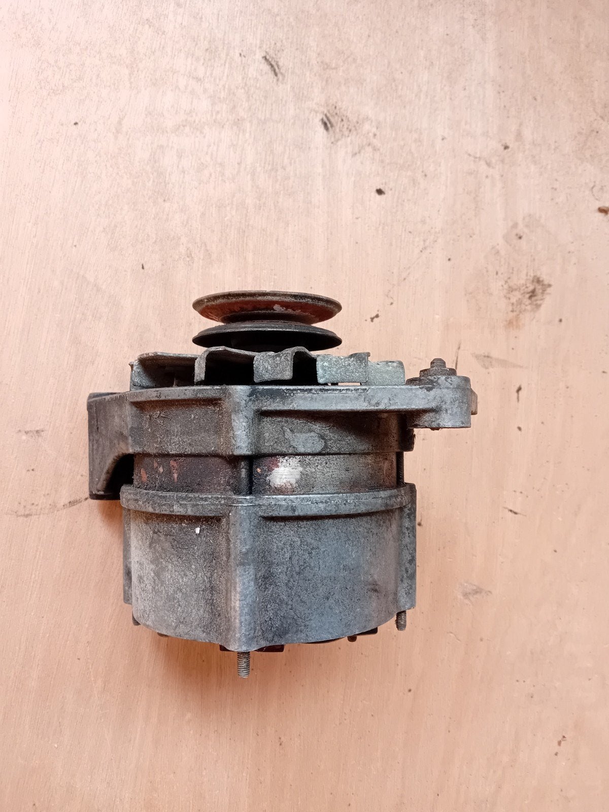 dynamo voor T4 2400, Ophalen, Gebruikt