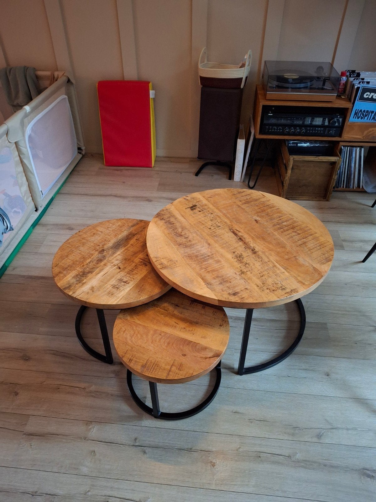 Set van 3 ronde bijzettafels van mangohout en metaal, Ophalen, Minder dan 45 cm, Gebruikt, Rond